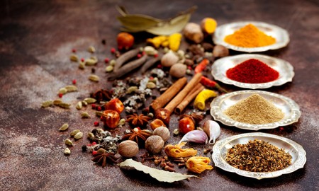 Different spices and the ingredients they are made of
