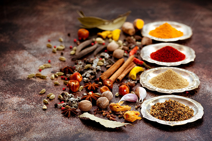 Different spices and the ingredients they are made of