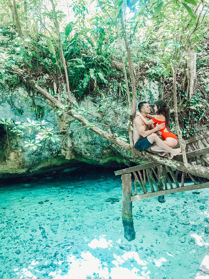 Couple enjoying the good nature in Mexio