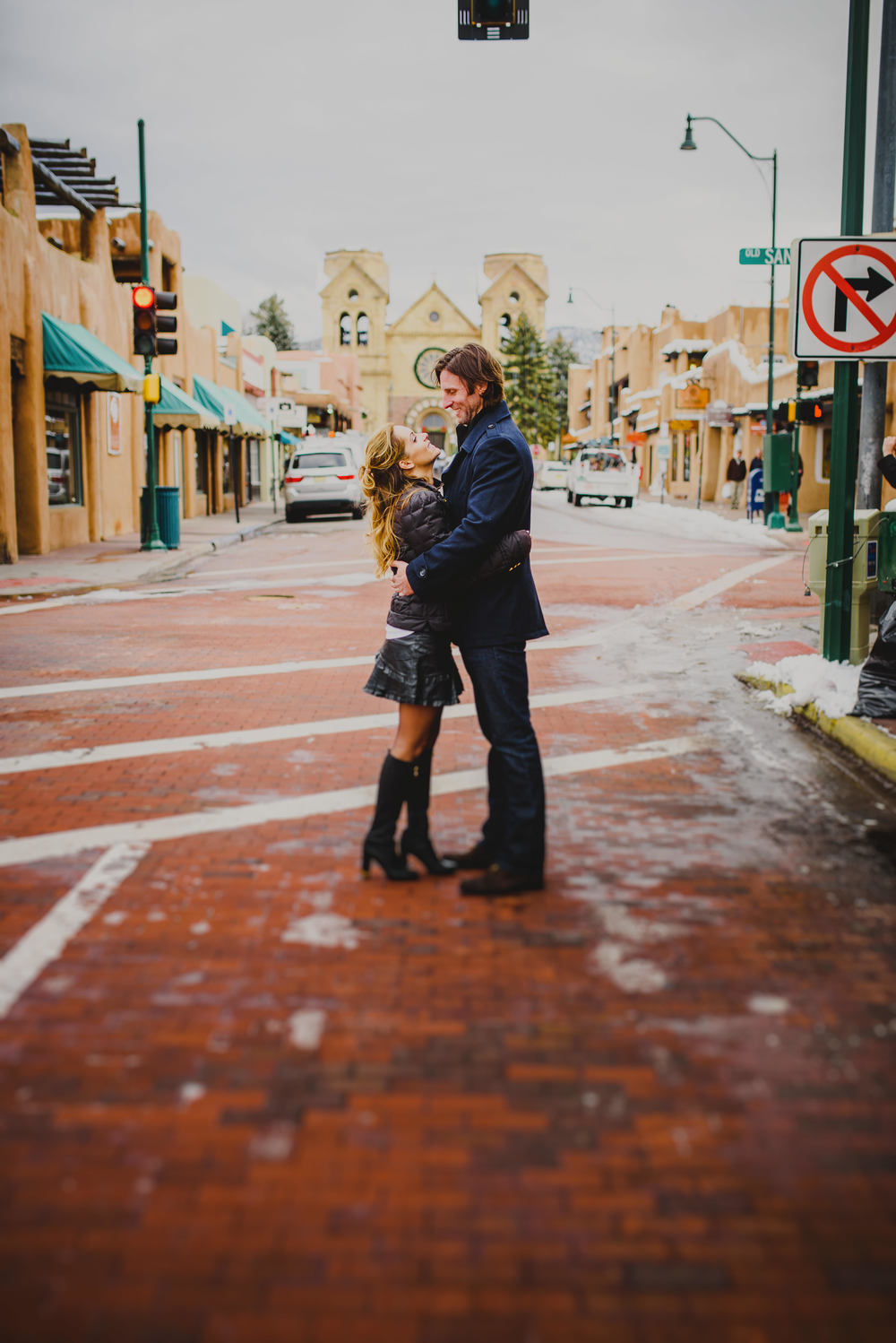 Couple hugging in Santa Fe