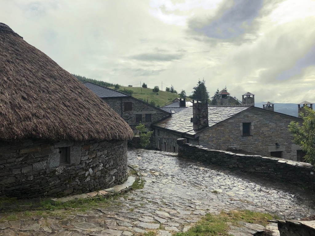 Traditional houses in O Cebreiro 