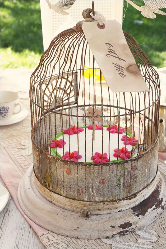 Birdcage for cakes