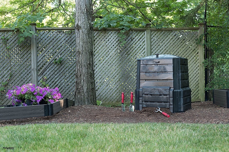 DIY composting bin 