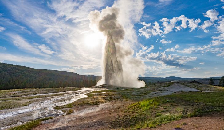 Huge geyser 