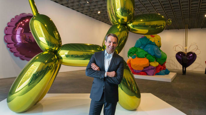 Jeff Koons in his art exhibition