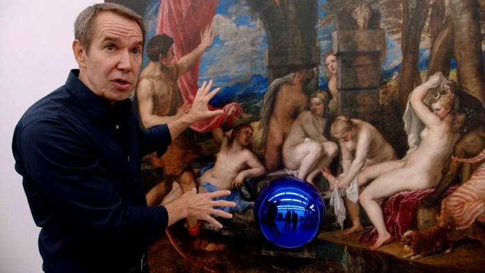 jeff koons in front of his work