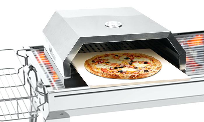 solar oven with pizza 