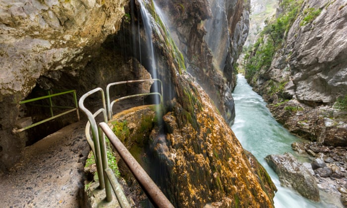 a river flowing through a gorge