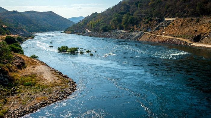 the zambezi river water source