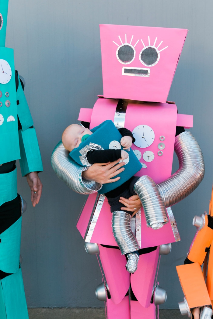 Mom and baby robots pink and blue unconventional Halloween costumes