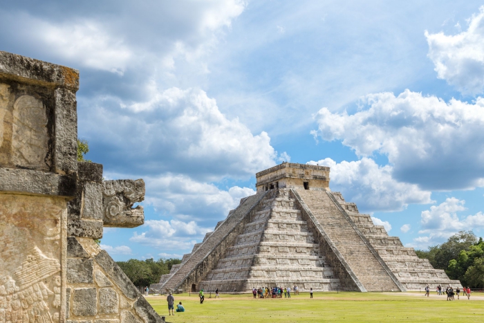 Things to do in Cancun Chichén Itzá mayan ruins pyramid 
