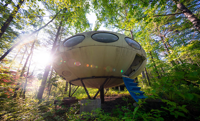 Futuro house in Nature forest mobile home architecture and design