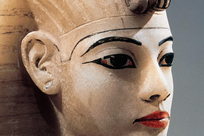 ancient egypt beauty standards close up egyptian statue