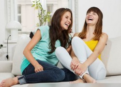 Young-women-laughing
